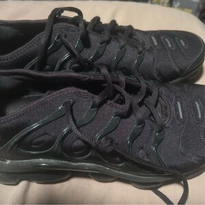 Men’s Air VaporMax Plus in Black & Dark Grey
Nike
